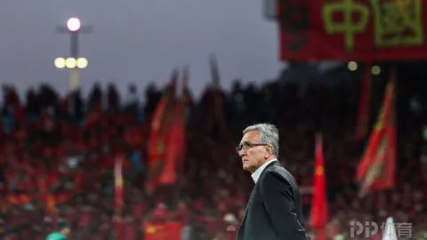 今日职场盛宴开启！【巅峰对决】“樱花之约”与“钢巴争霸”激战正酣！🌸🛡️